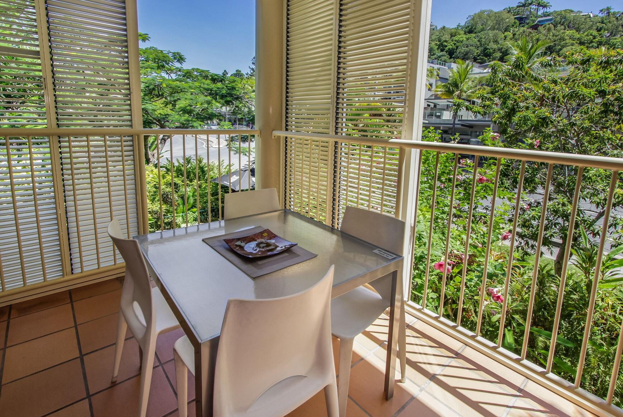 Port Douglas Apartments - Adults Only Oasis Kültér fotó