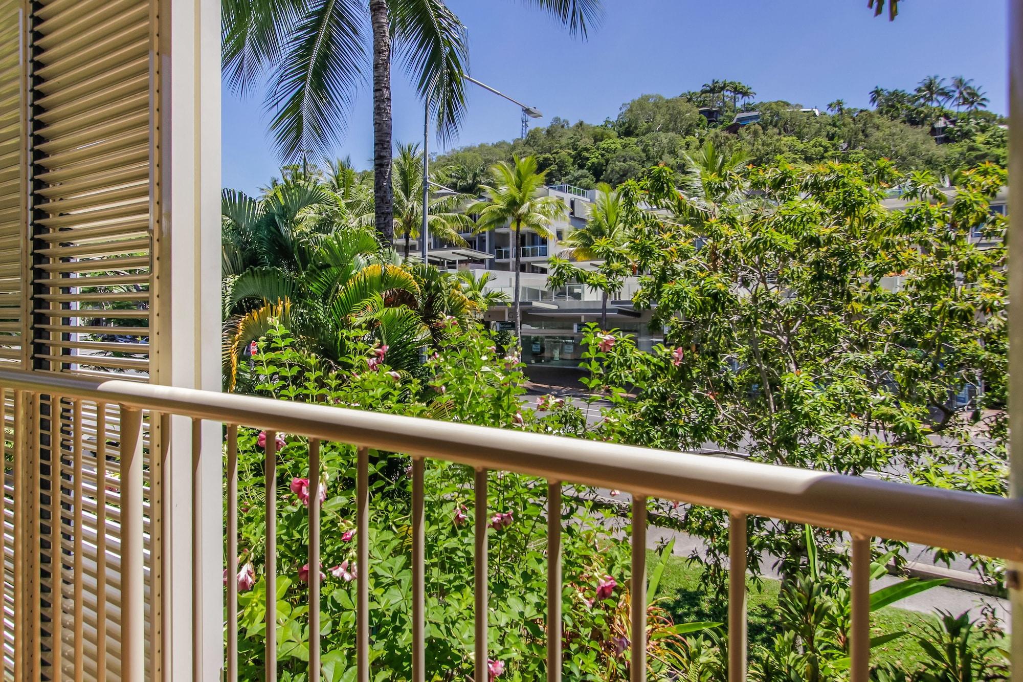 Port Douglas Apartments - Adults Only Oasis Kültér fotó